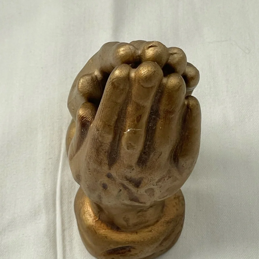 Gold Colored Praying Hands Salt&Pepper Shakers‎ Made in Taiwan